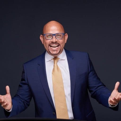photo of agent, Roberto Hernandez