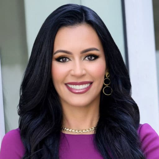 photo of agent, Adriana Mantilla