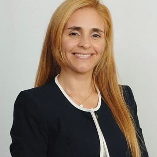 photo of agent, Paola Gutierrez